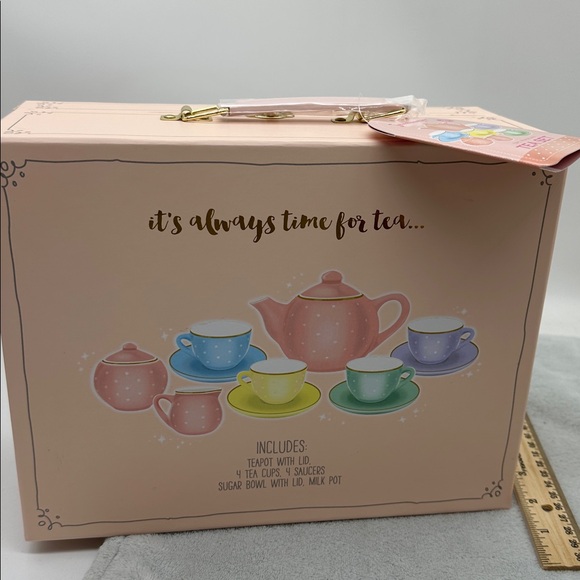 Jewelkeeper 13 Pieces Porcelain Pastel Polka Dots Design Tea Set For Children - Picture 12 of 13